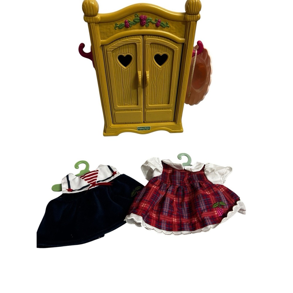 1998 FISHER PRICE BRIARBERRY BEAR WARDROBE HANGERS/DRESS/HAT